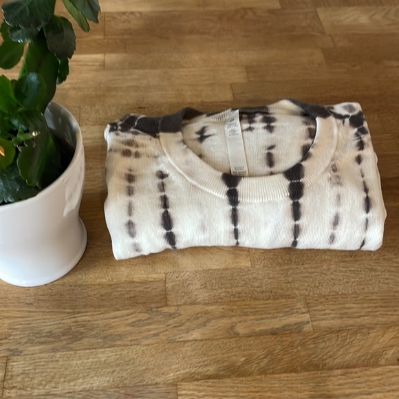 LULULEMON Tie Dye Knit (Size 10) - Picture 3 of 5